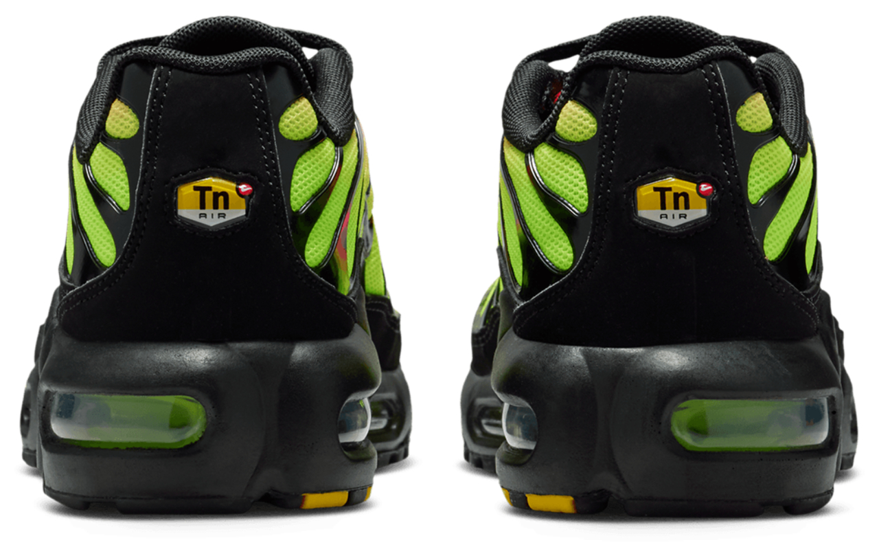 Nike Air Max Plus Image 3 de 8. Appuyez pour ouvrir la galerie de photos.