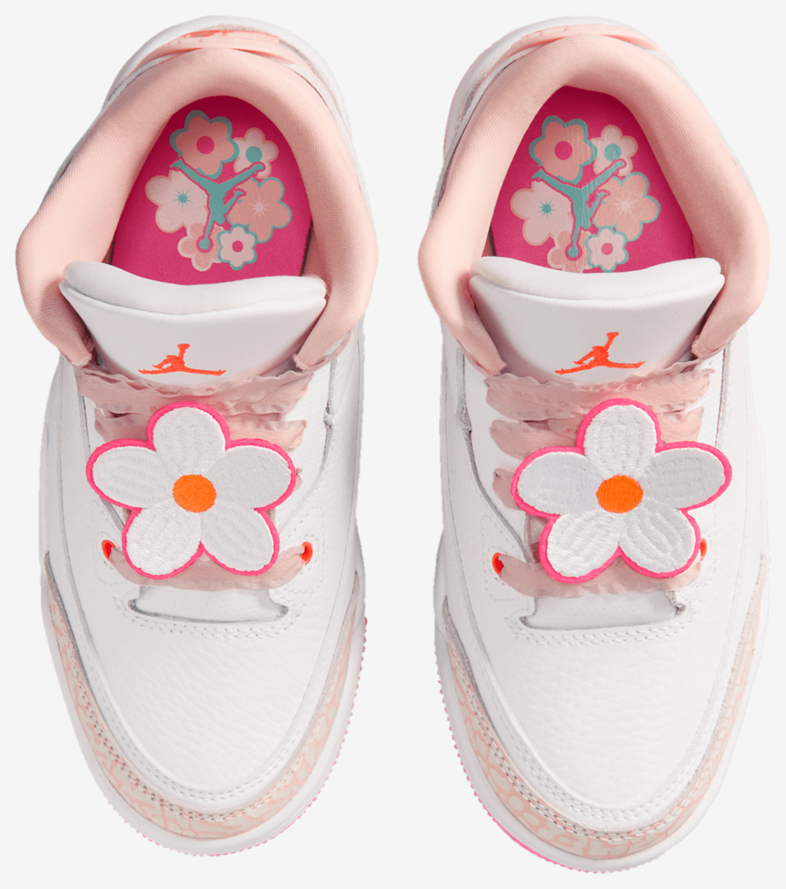Jordan Retro 3 Fem Image 4 of 9. Tap to open photo gallery.