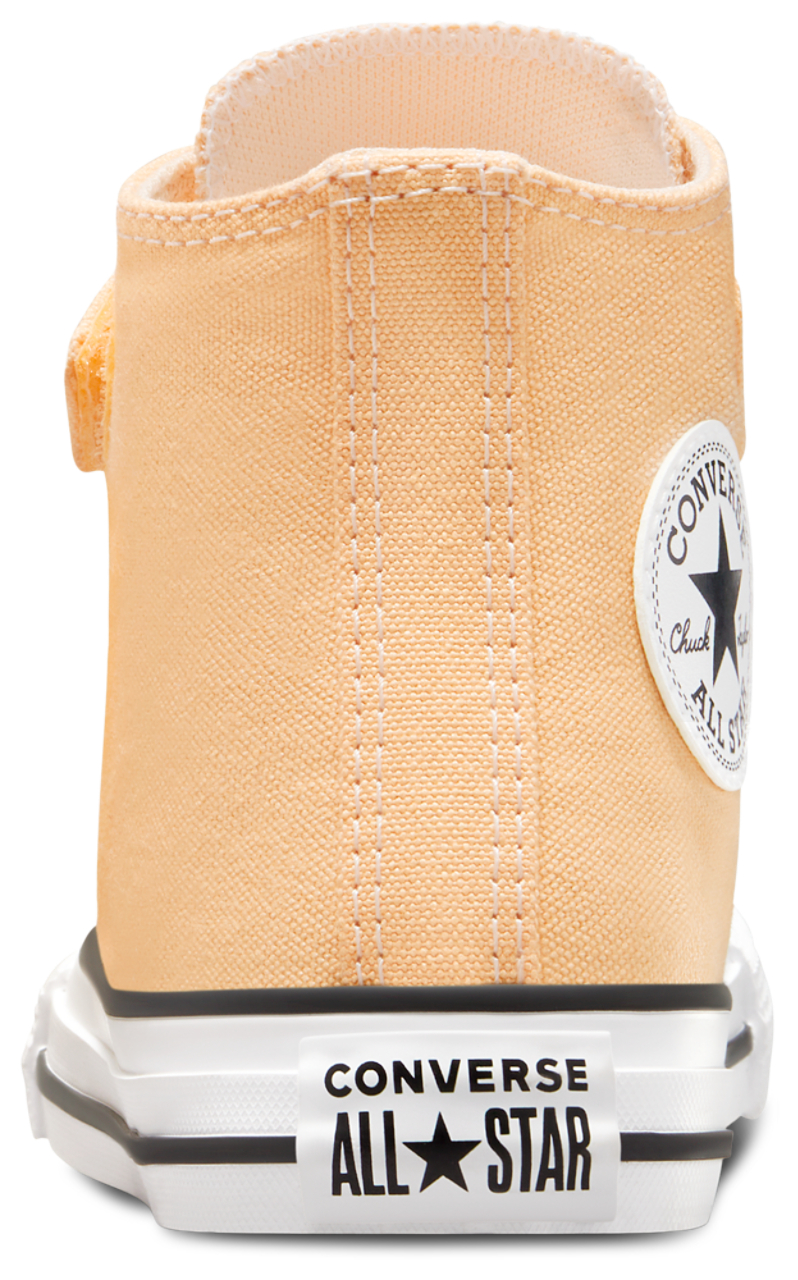 Converse Chuck Taylor All Star HI 1V  Image 3 of 6. Tap to open photo gallery.