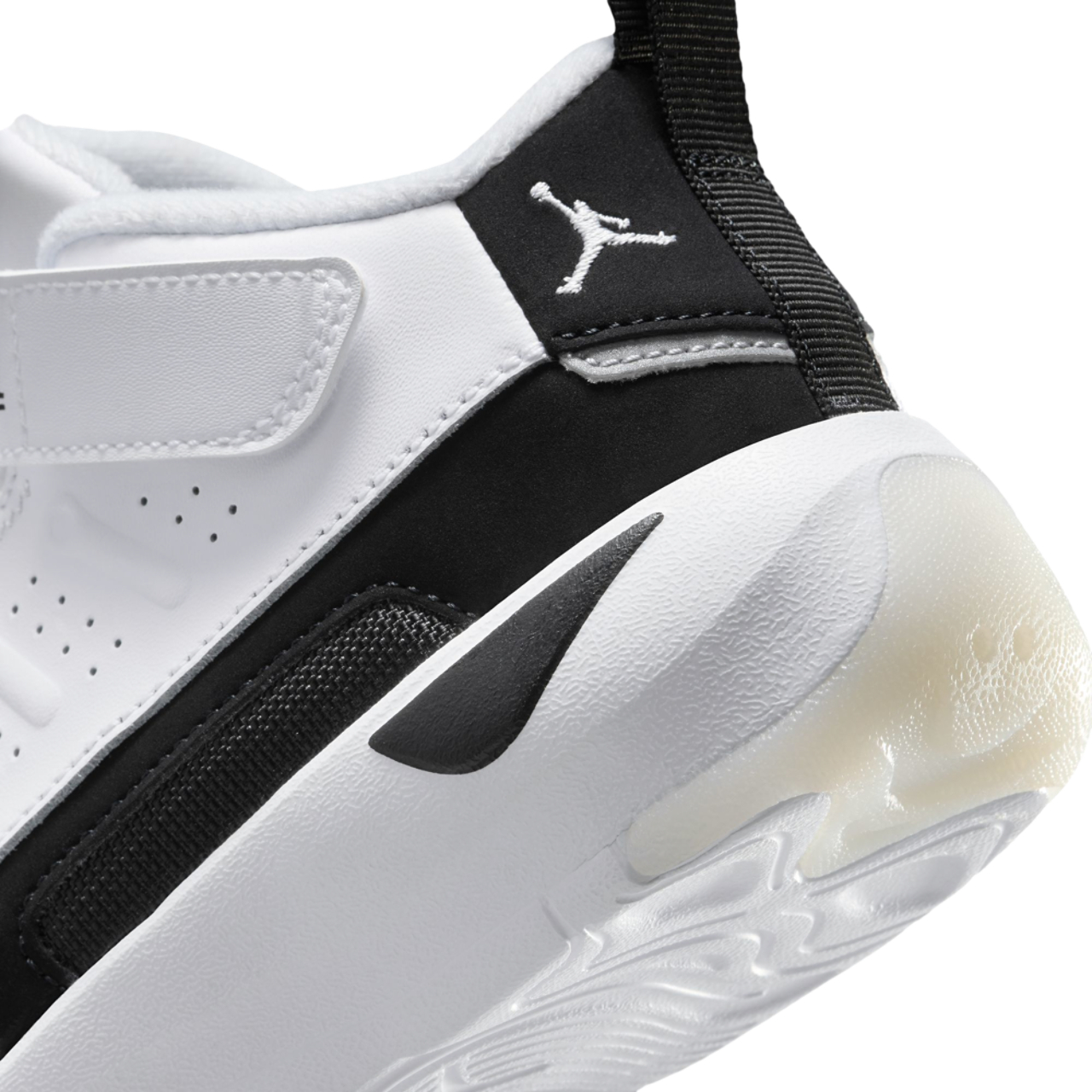 Jordan Max Aura 7  Image 8 of 8. Tap to open photo gallery.
