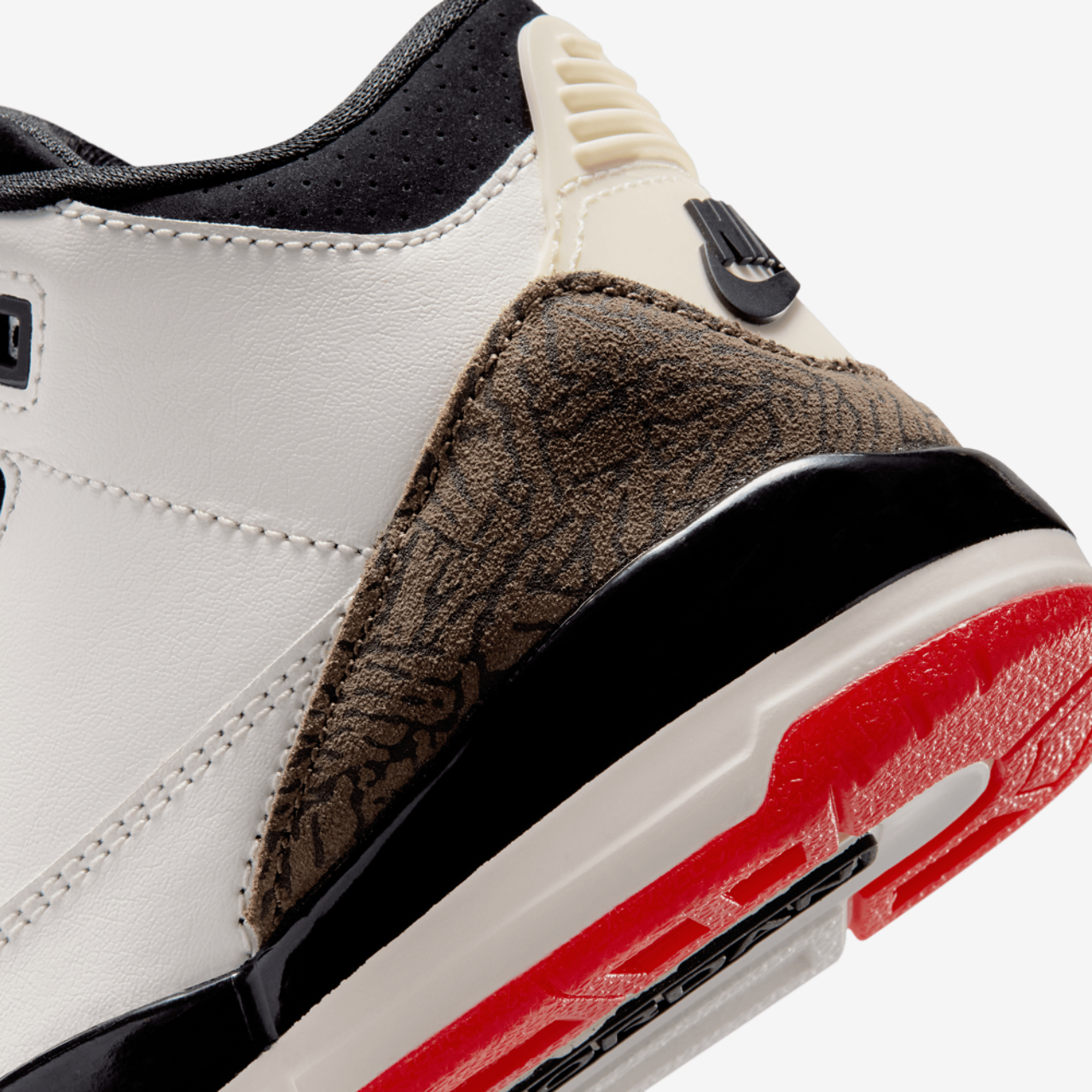 Jordan Retro 3 Image 8 of 9. Tap to open photo gallery.