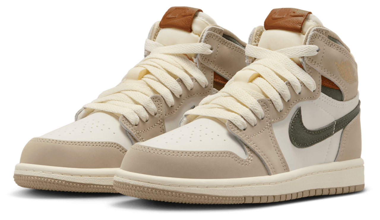 Jordan Retro 1 High OG Image 6 of 9. Tap to open photo gallery.