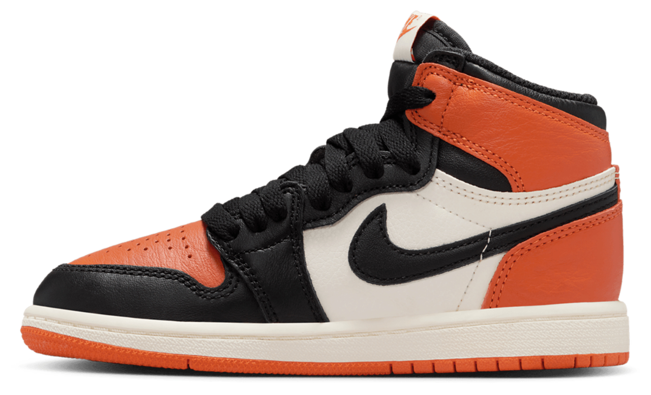 Jordan Retro 1 High OG  Image 2 of 9. Tap to open photo gallery.
