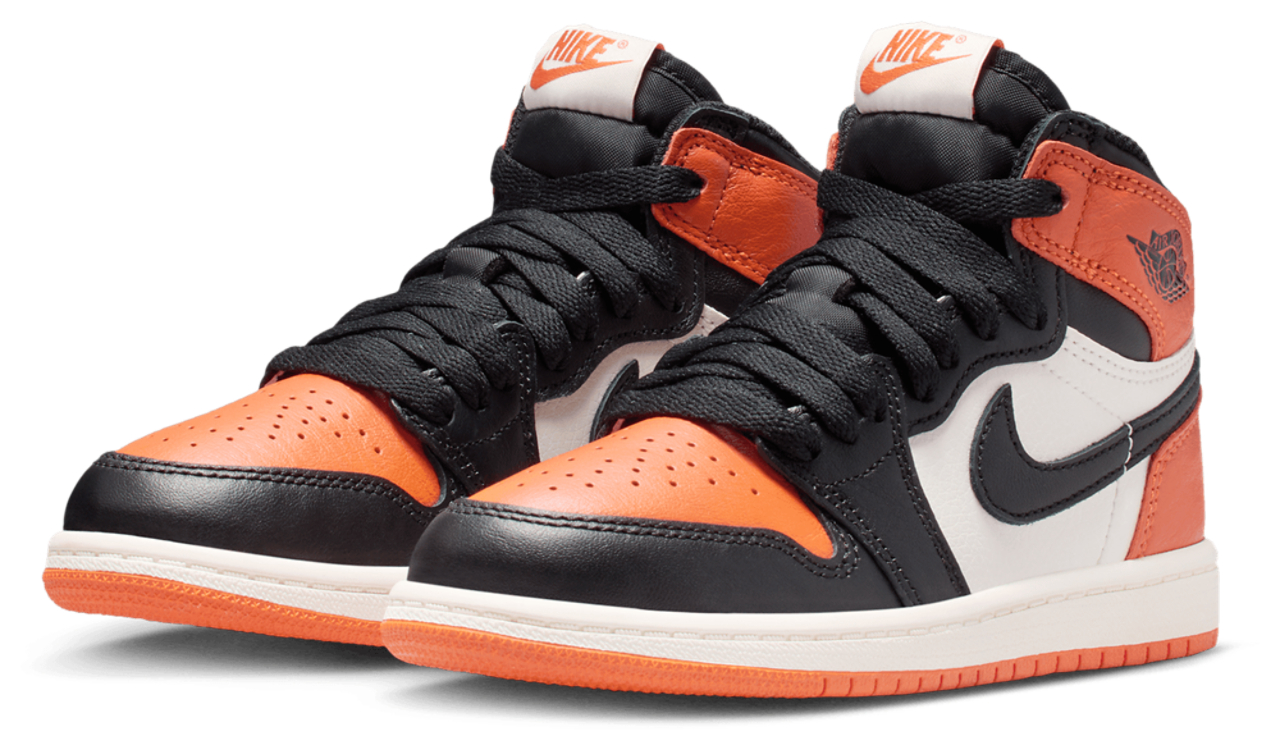 Jordan Retro 1 High OG  Image 6 of 9. Tap to open photo gallery.