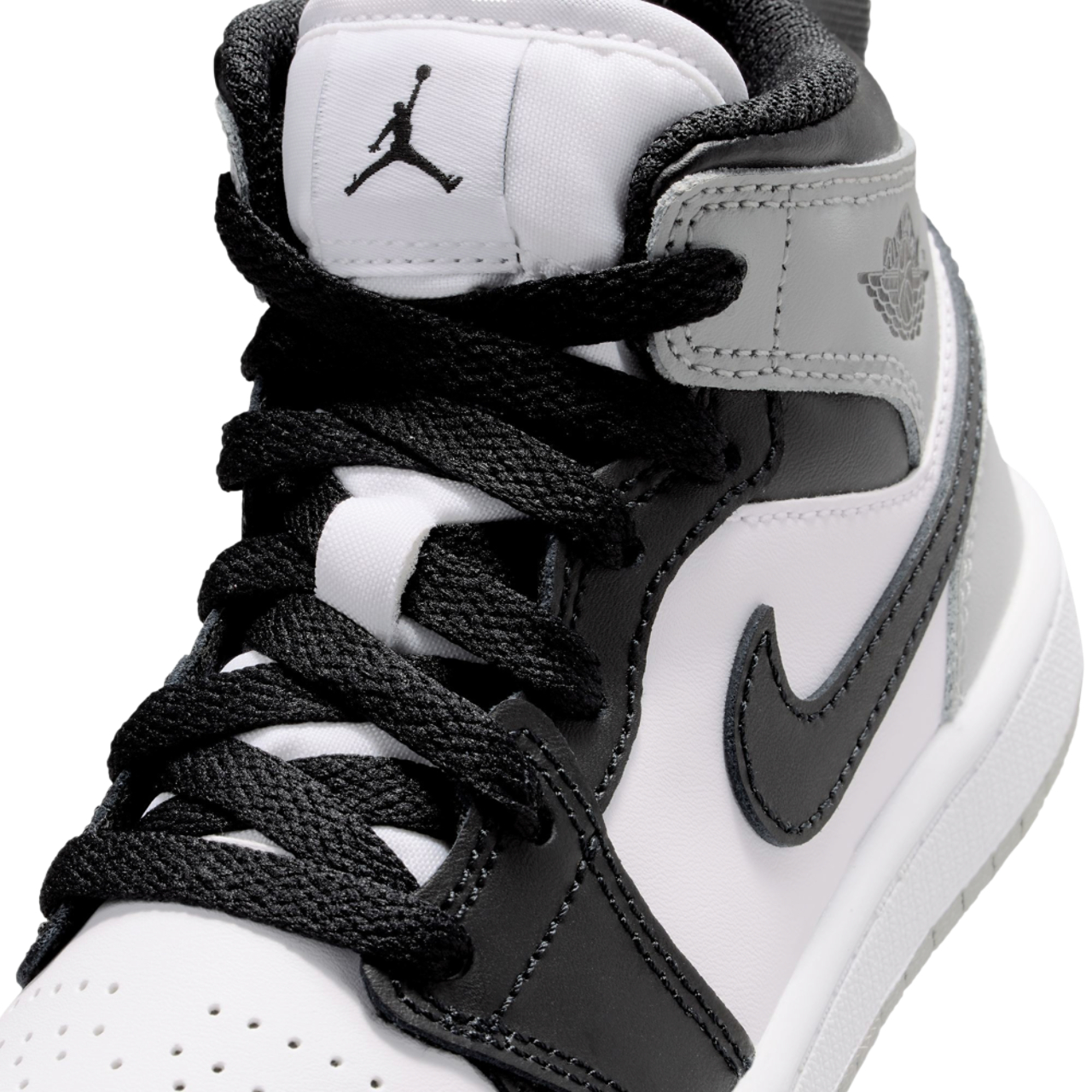 Jordan AJ 1 à mi-cheville Image 7 de 8. Appuyez pour ouvrir la galerie de photos.