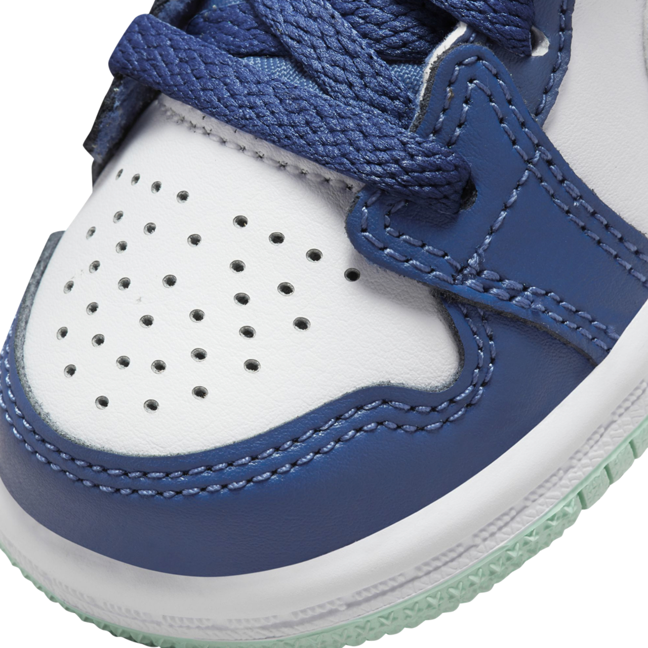 Jordan AJ 1 Mid Image 6 of 6. Tap to open photo gallery.