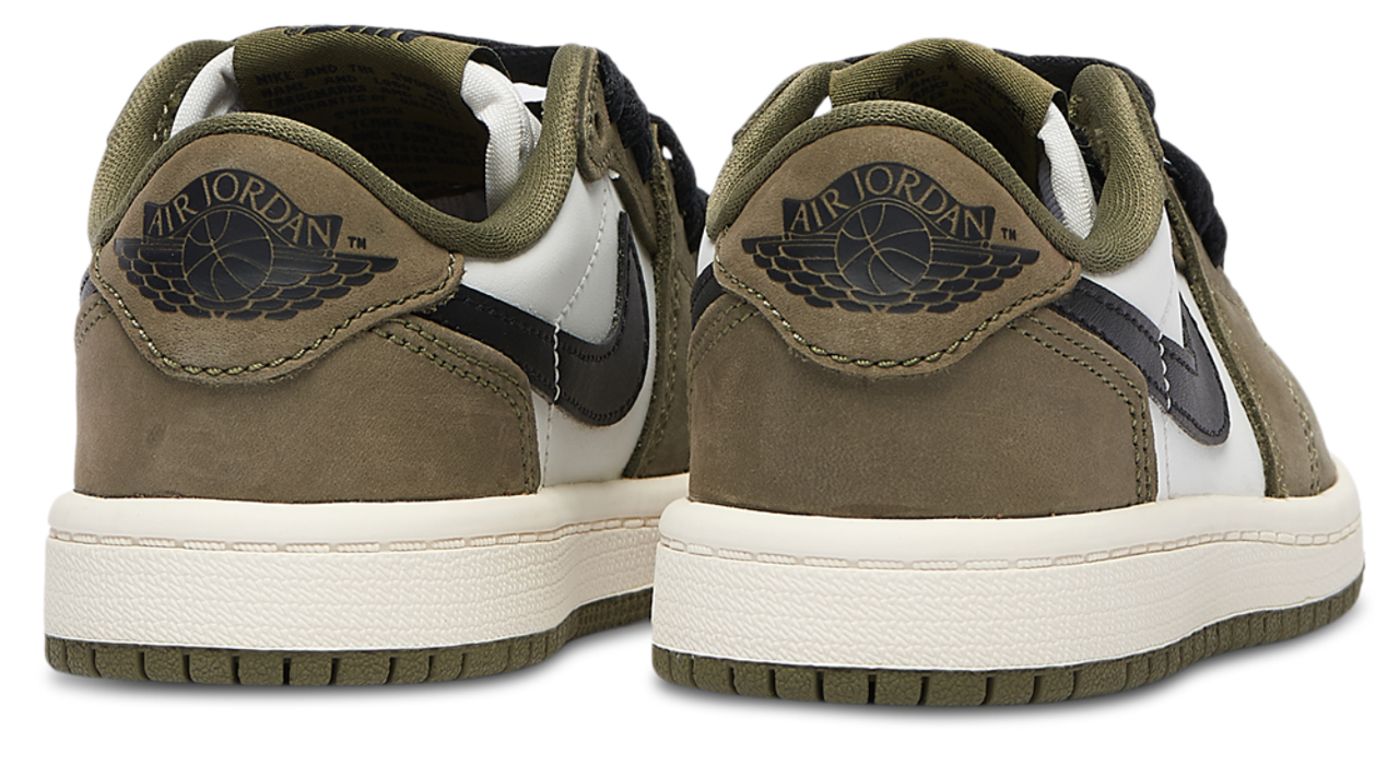 Jordan Retro 1 Low  Image 3 of 5. Tap to open photo gallery.