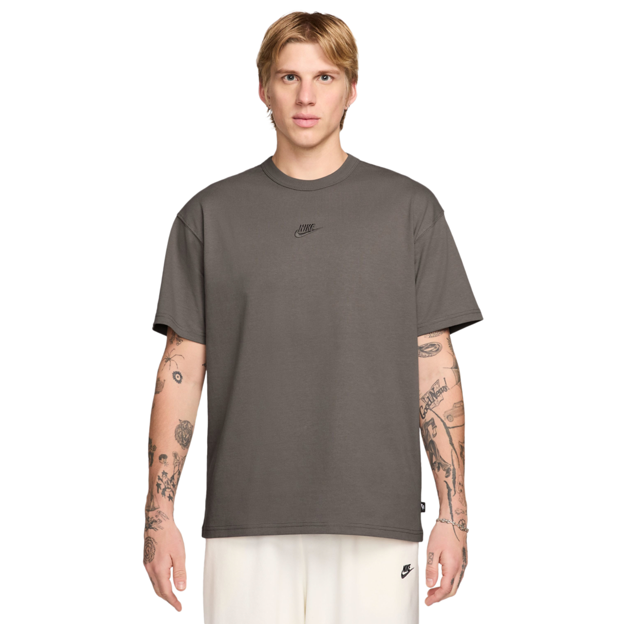 Nike T-shirt NSW Prem Essential Image 1 de 3. Appuyez pour ouvrir la galerie de photos.