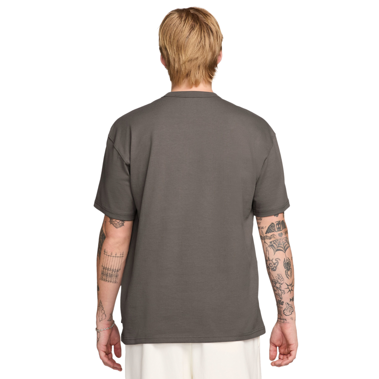 Nike T-shirt NSW Prem Essential Image 2 de 3. Appuyez pour ouvrir la galerie de photos.