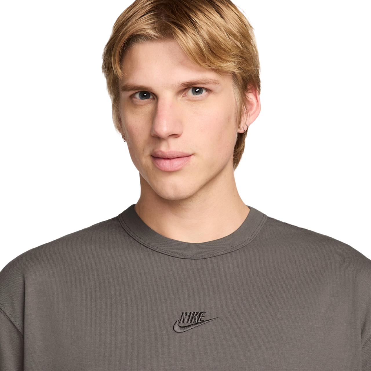 Nike T-shirt NSW Prem Essential Image 3 de 3. Appuyez pour ouvrir la galerie de photos.
