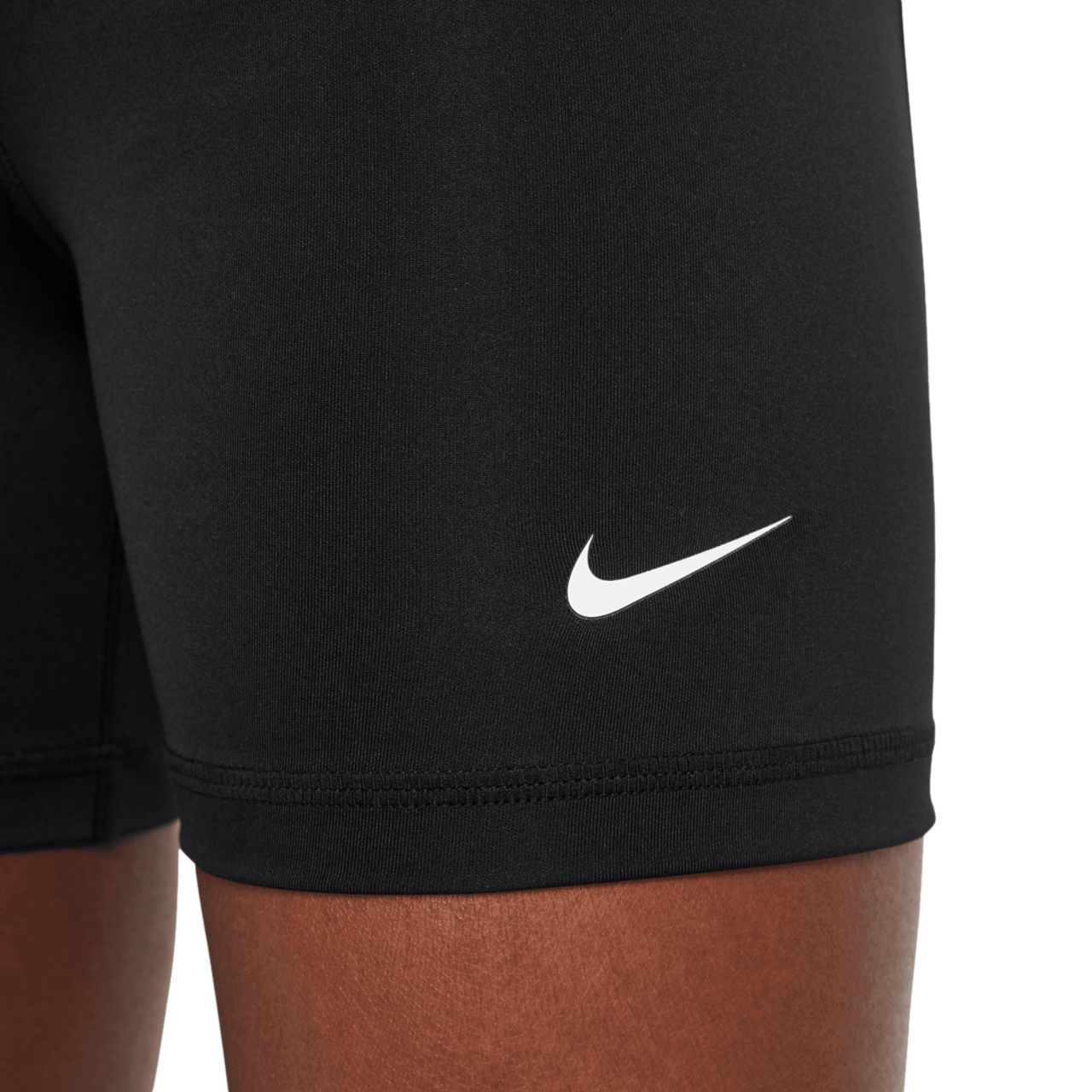 Nike Short pro de 7,6 cm (3 po) Image 4 de 12. Appuyez pour ouvrir la galerie de photos.