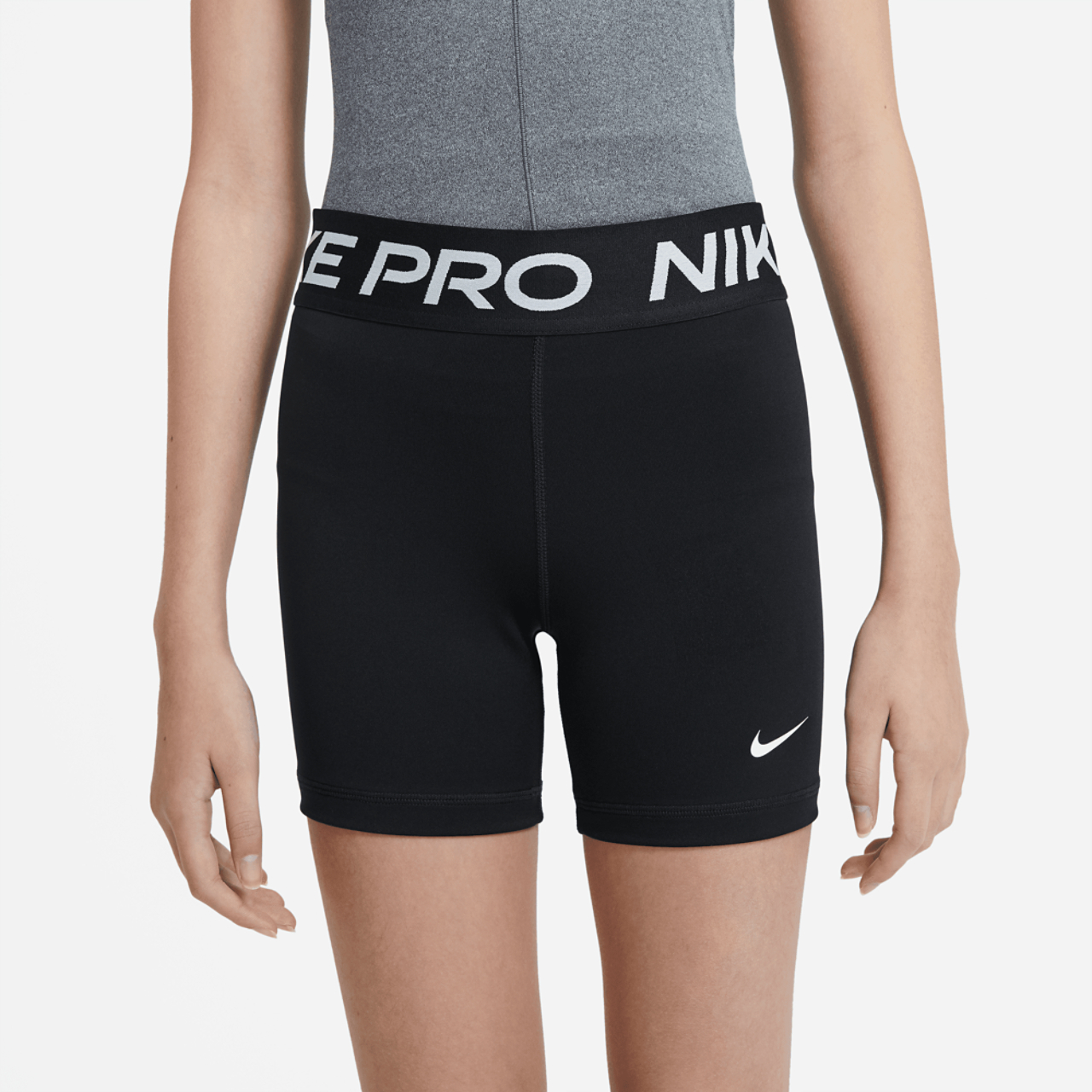 Nike Short pro de 7,6 cm (3 po) Image 9 de 12. Appuyez pour ouvrir la galerie de photos.