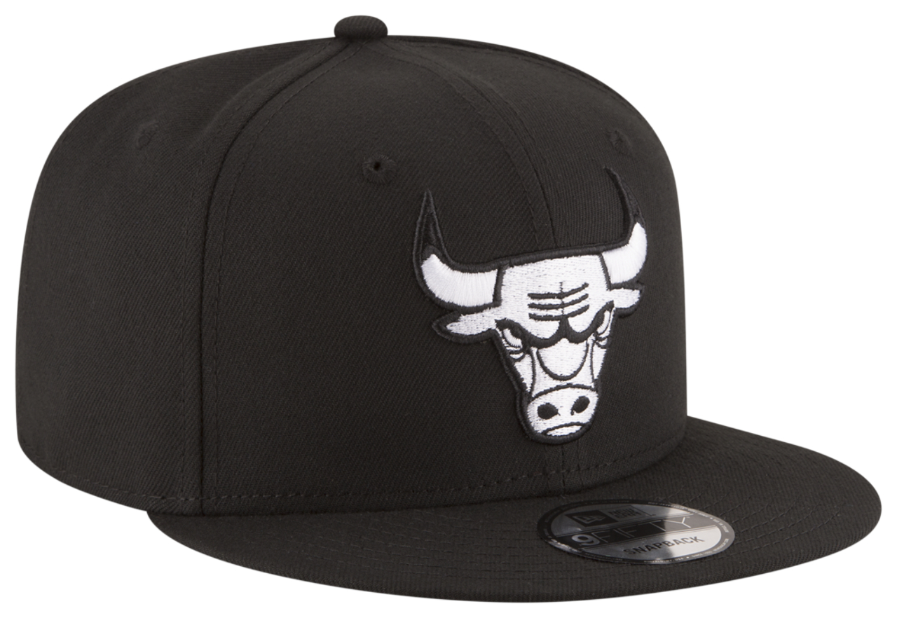 New Era Bulls Bow Snapback Image 3 of 6. Tap to open photo gallery.