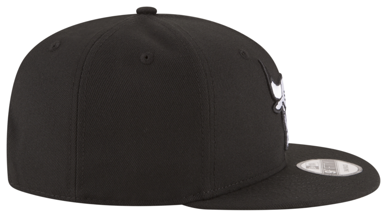 New Era Bulls Bow Snapback Image 4 of 6. Tap to open photo gallery.
