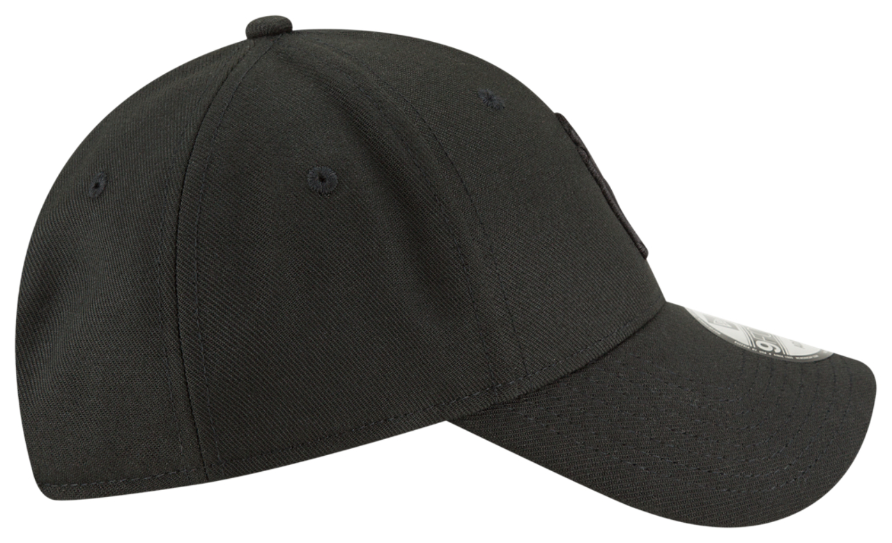 New Era Yankees Lips Adjustable Cap Image 4 of 6. Tap to open photo gallery.