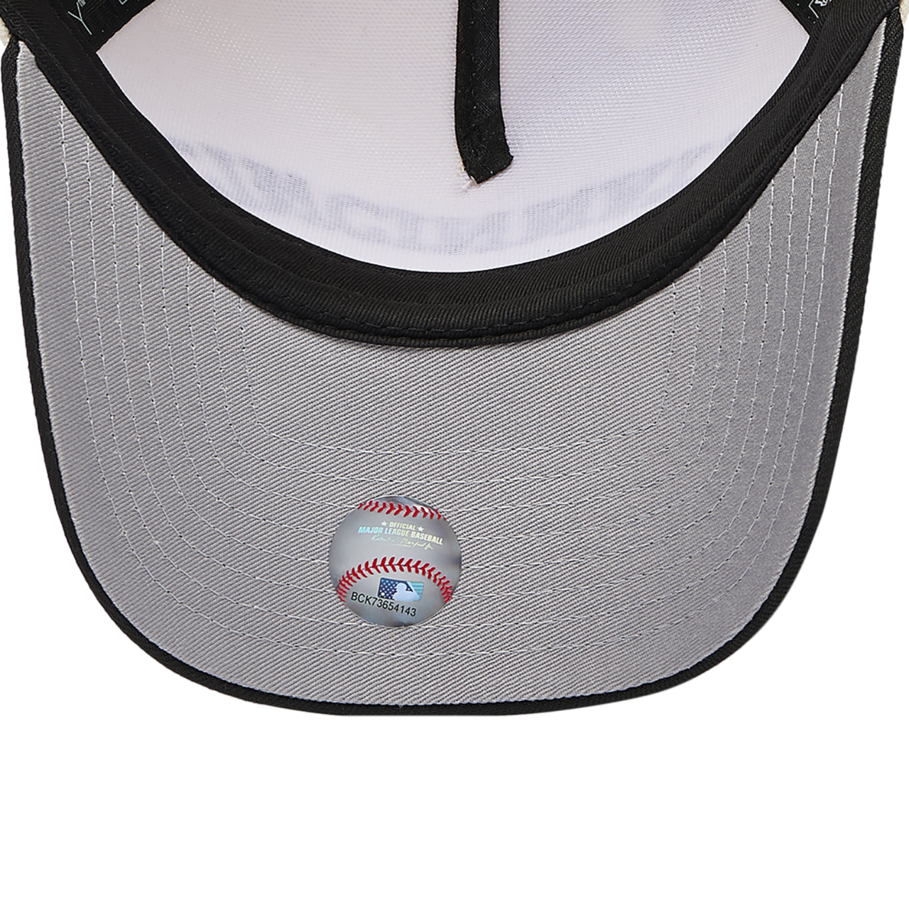 New Era Reds 940 A Frame 2 Tone City Upside Wordmark Cap Image 5 of 5. Tap to open photo gallery.