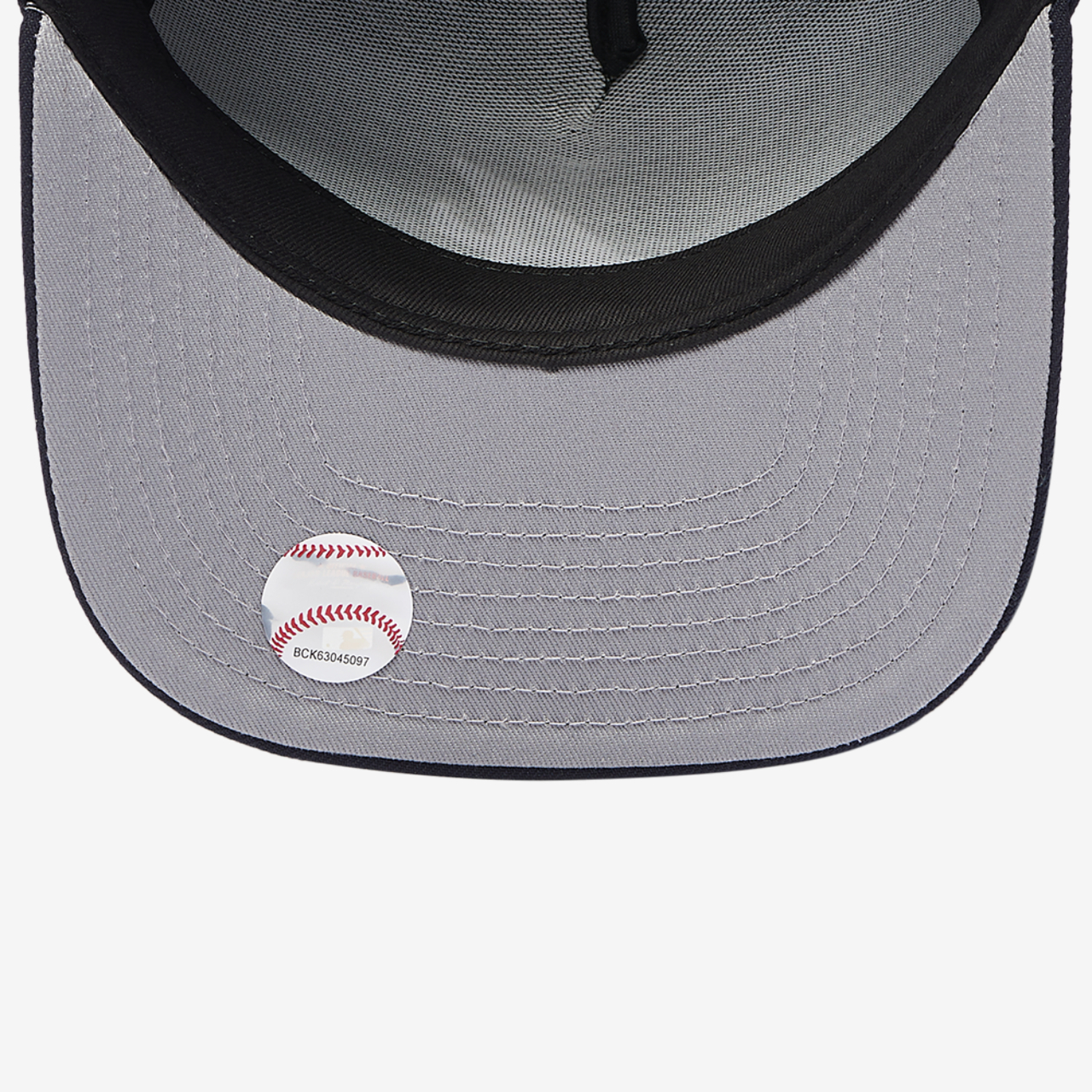 New Era Braves '21 WS Curved 9FIFTY A-Frame Cap Image 5 of 5. Tap to open photo gallery.