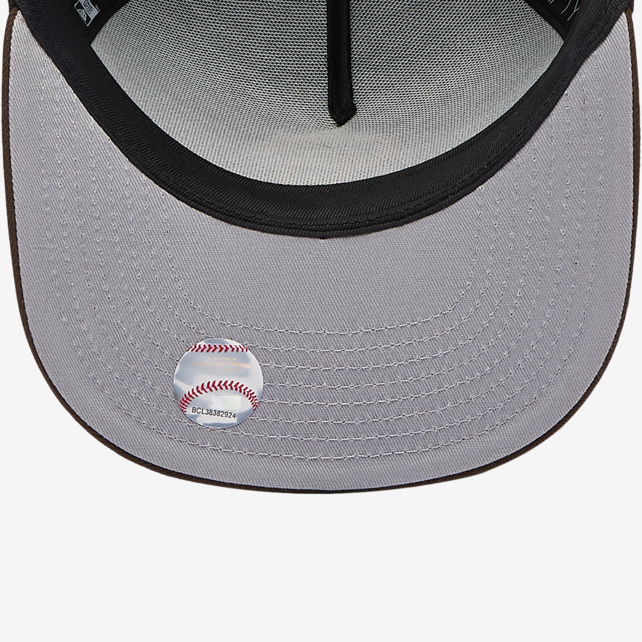 New Era Giants 950AF 50th Anniversary Curve Cap Image 5 of 5. Tap to open photo gallery.