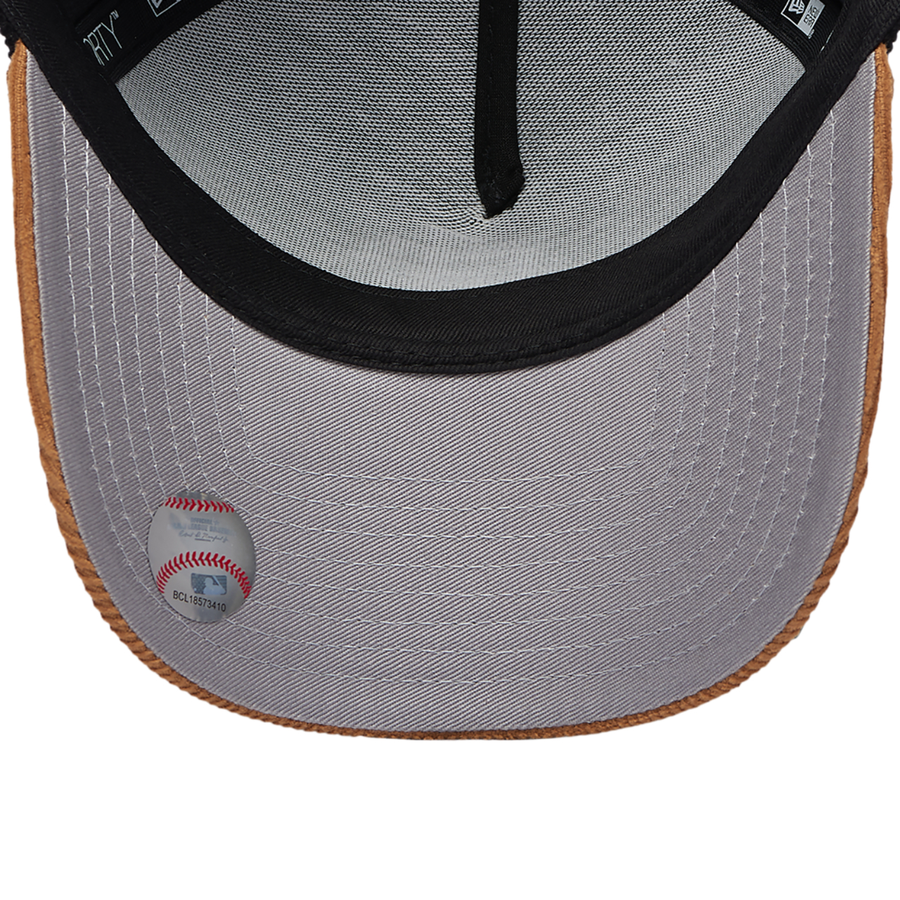 New Era Giants 940AF Cord Cap Image 5 of 5. Tap to open photo gallery.