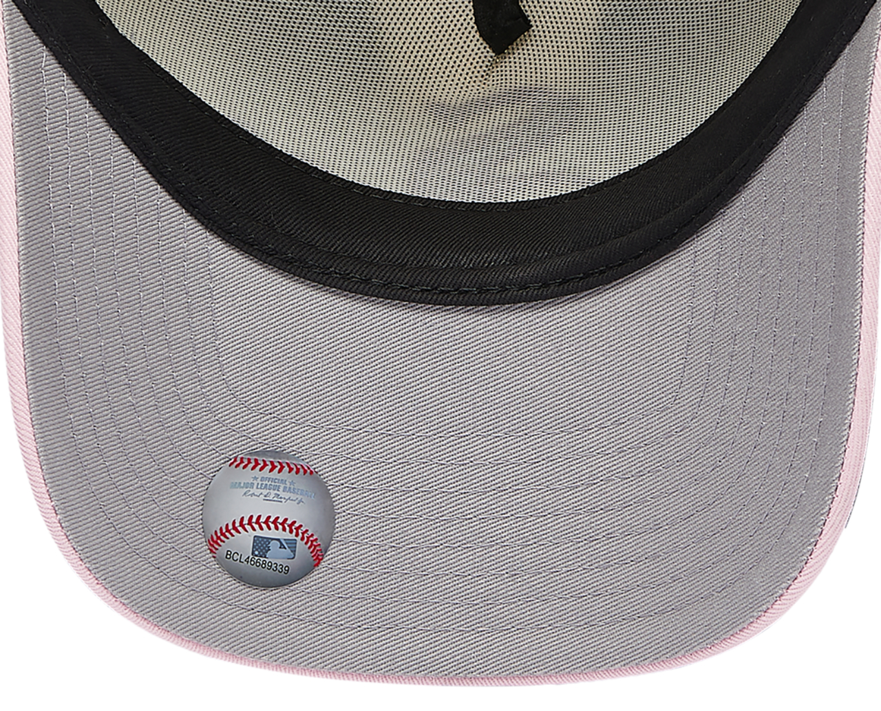 New Era White Sox 940AF Heart Cap Image 5 of 5. Tap to open photo gallery.