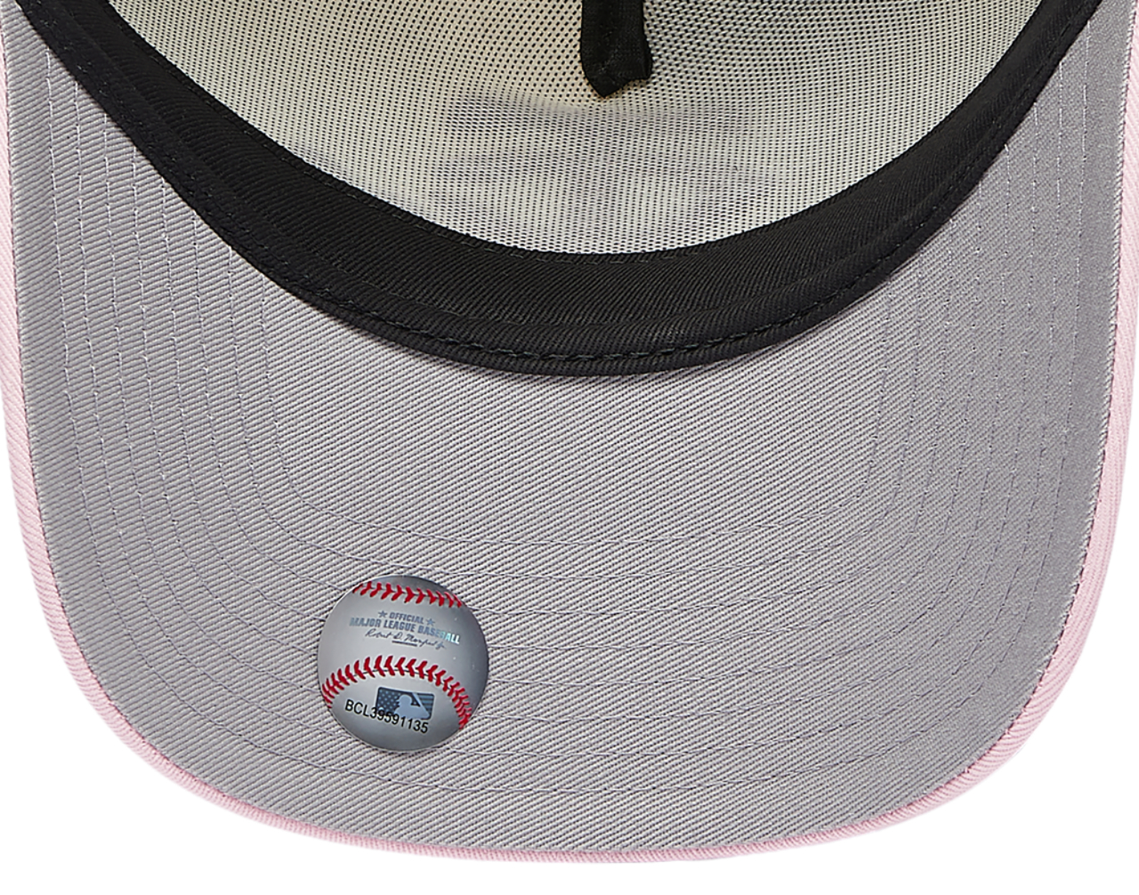 New Era Twins 940AF Heart Cap Image 5 of 5. Tap to open photo gallery.