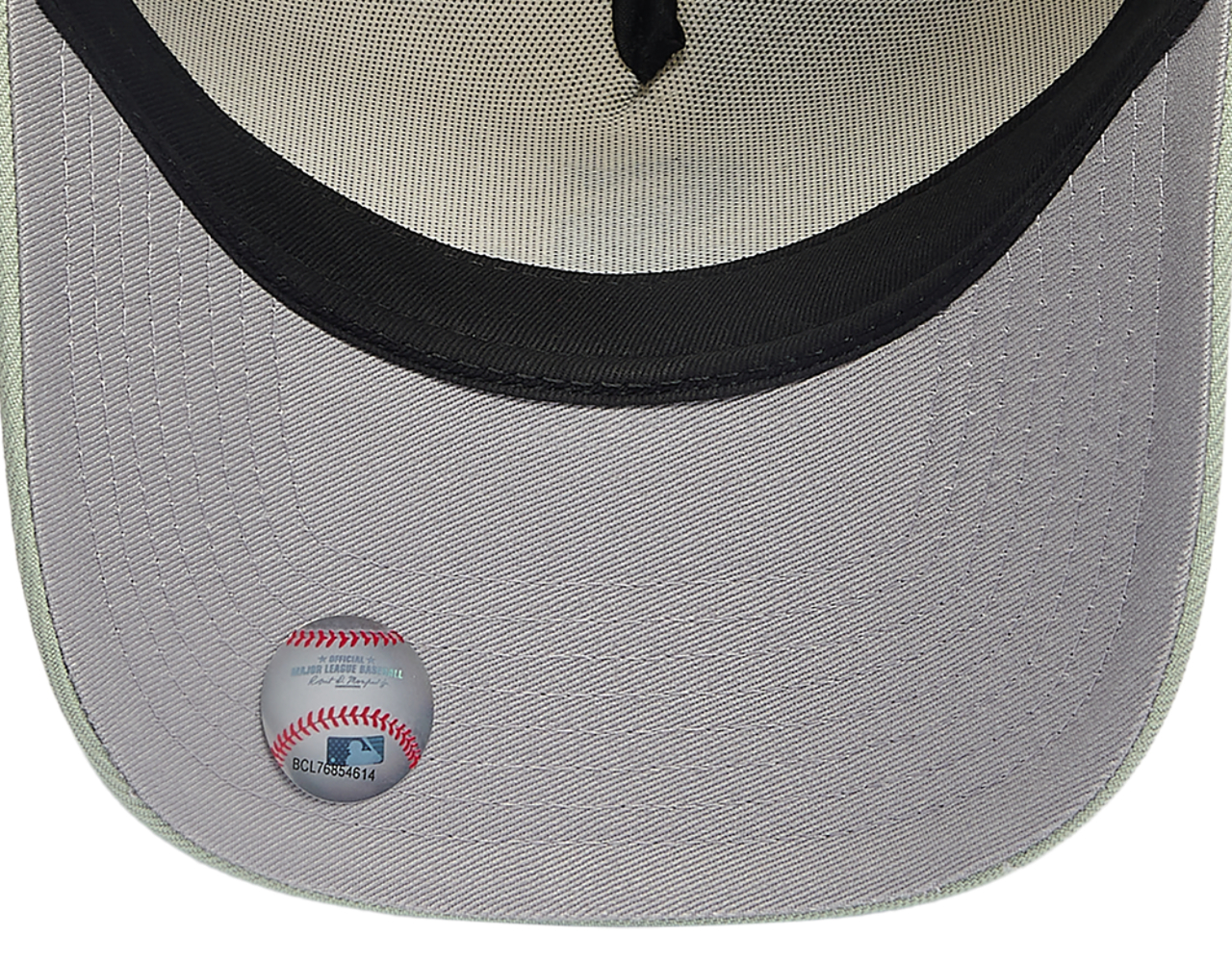New Era White Sox 940 A-Frame Cap Image 5 of 5. Tap to open photo gallery.