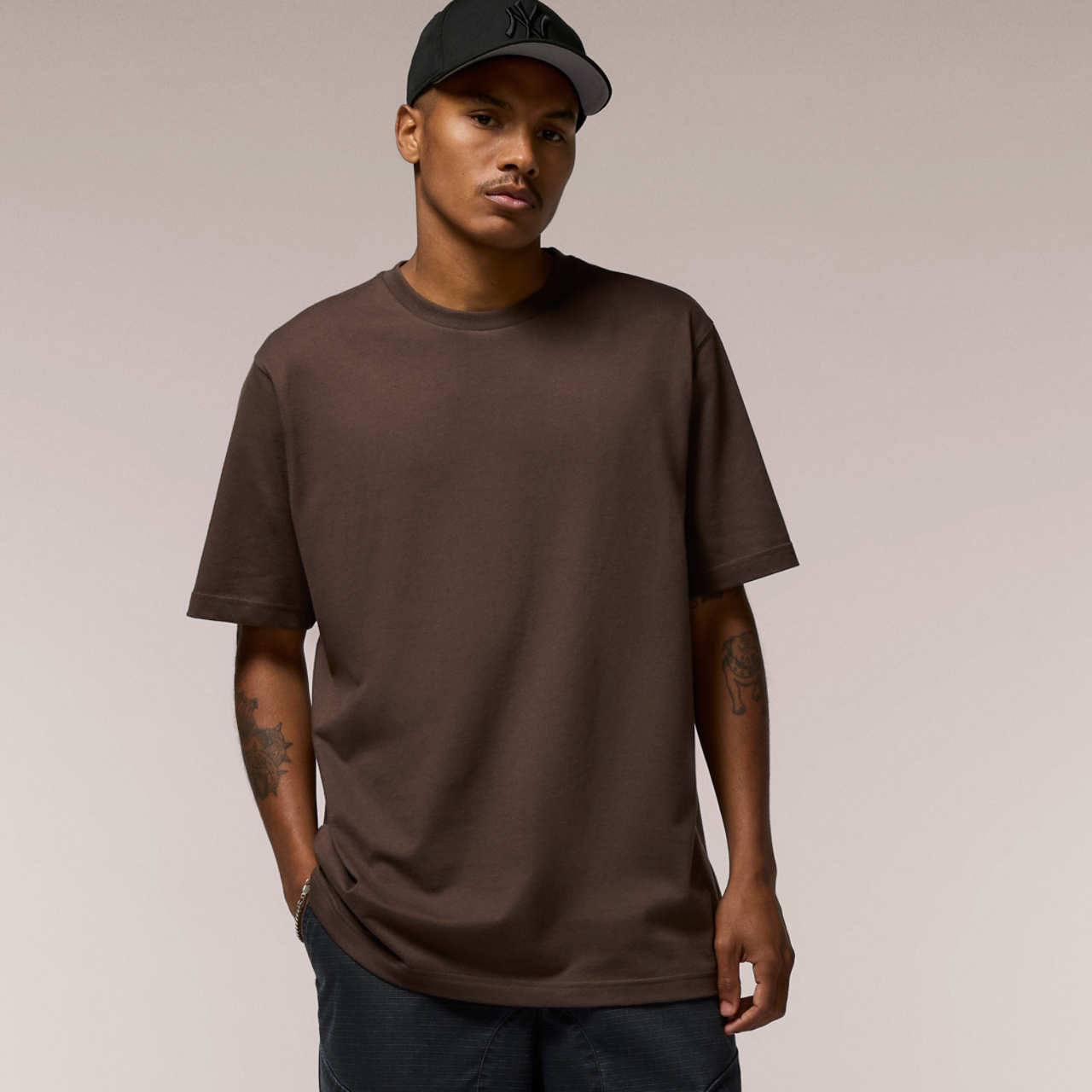 LCKR Mosswood T-shirt basique Image 1 de 5. Appuyez pour ouvrir la galerie de photos.