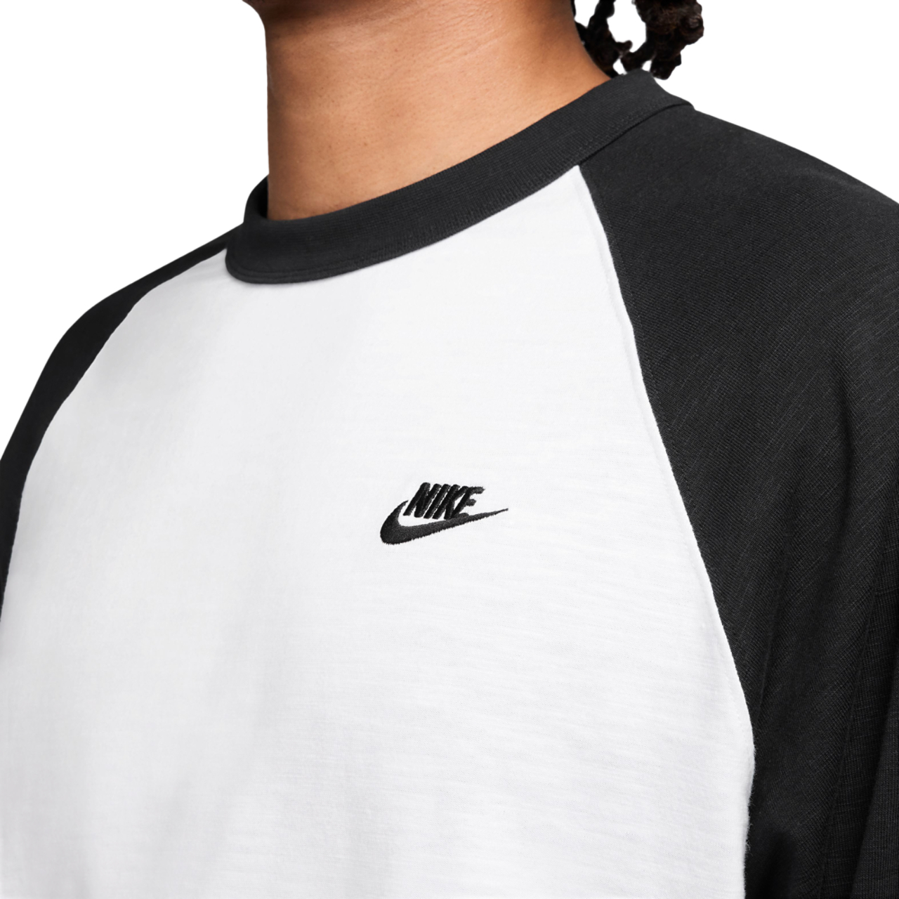 Nike Haut raglan 3/4 de club Image 3 de 3. Appuyez pour ouvrir la galerie de photos.