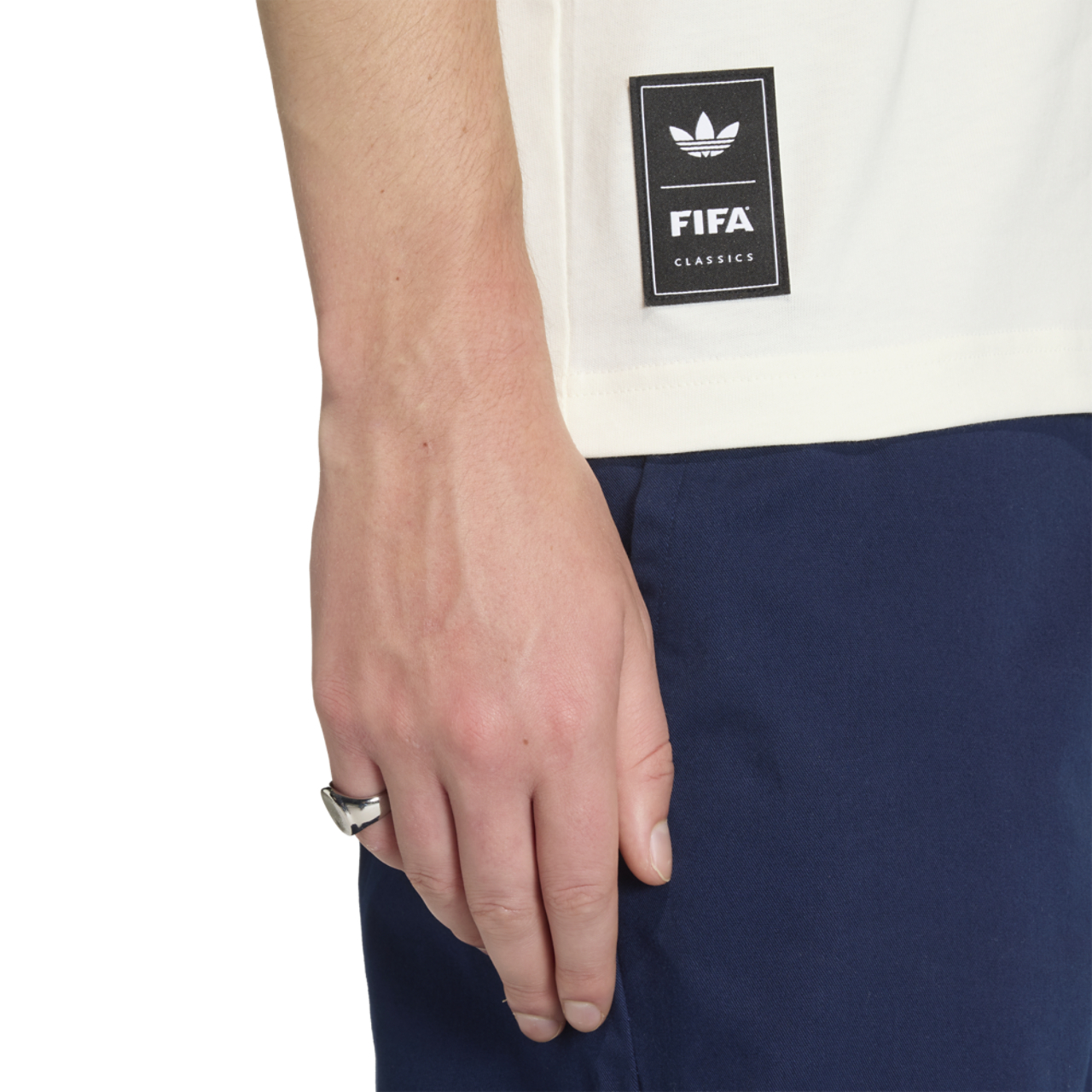 adidas T-shirt de drapeau de pays d’archive Image 4 de 5. Appuyez pour ouvrir la galerie de photos.
