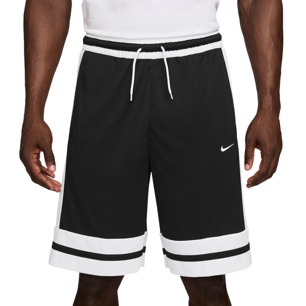 Nike Short de 25 cm (10 po) Classic GN Dri-FIT Image 1 de 4. Appuyez pour ouvrir la galerie de photos.