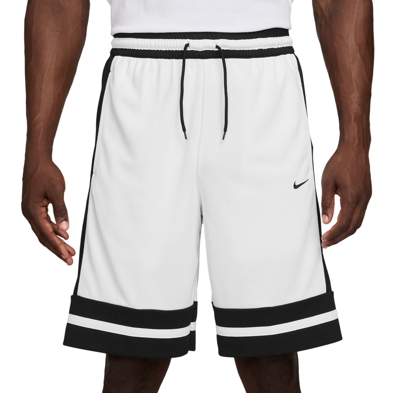 Nike Short de 25 cm (10 po) Classic GN Dri-FIT Image 1 de 4. Appuyez pour ouvrir la galerie de photos.