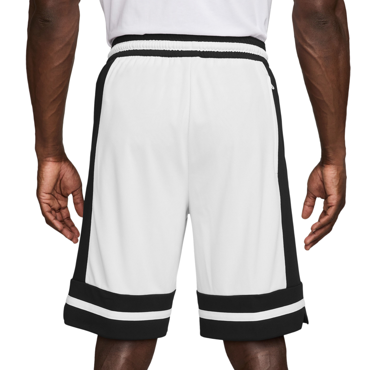 Nike Short de 25 cm (10 po) Classic GN Dri-FIT Image 2 de 4. Appuyez pour ouvrir la galerie de photos.