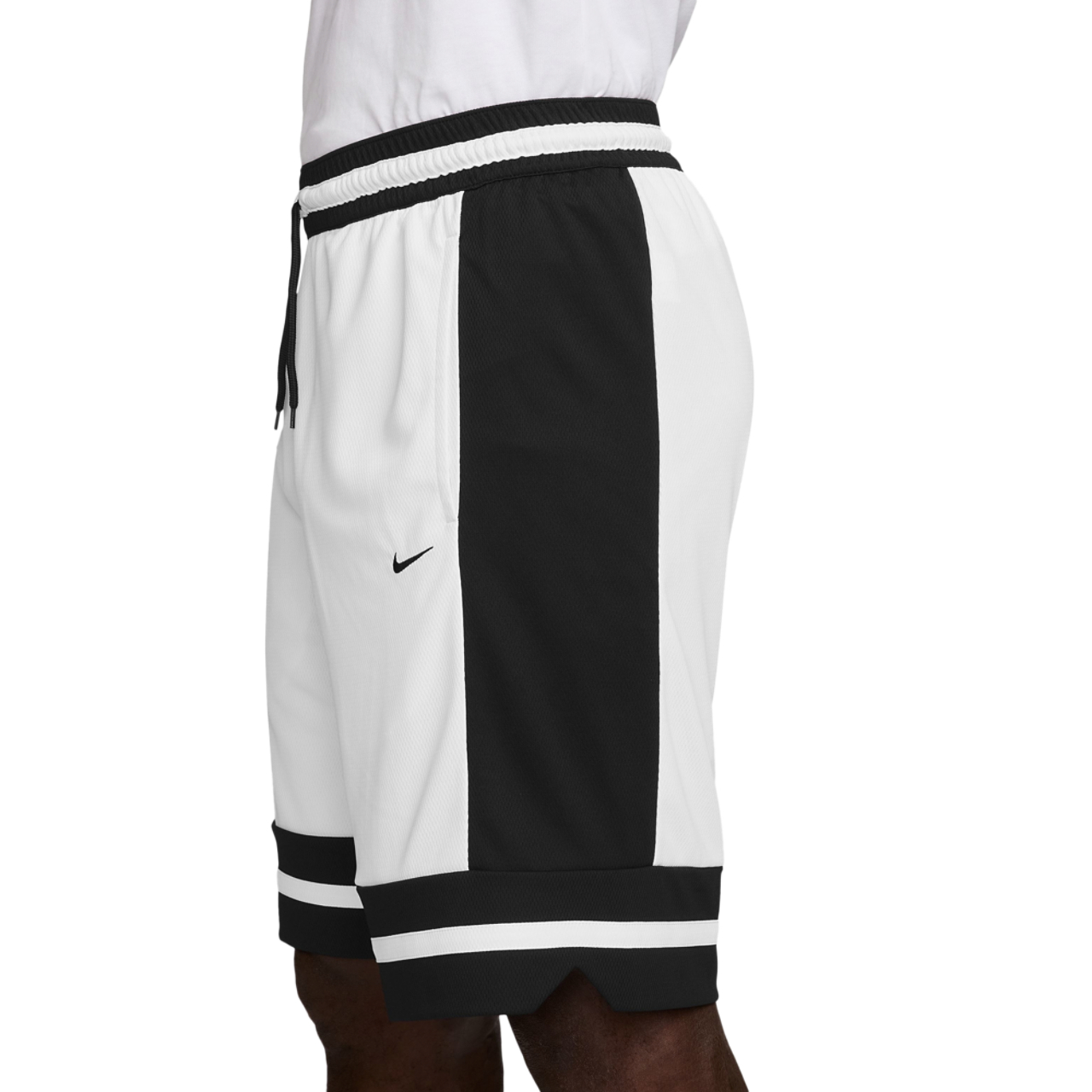 Nike Short de 25 cm (10 po) Classic GN Dri-FIT Image 3 de 4. Appuyez pour ouvrir la galerie de photos.