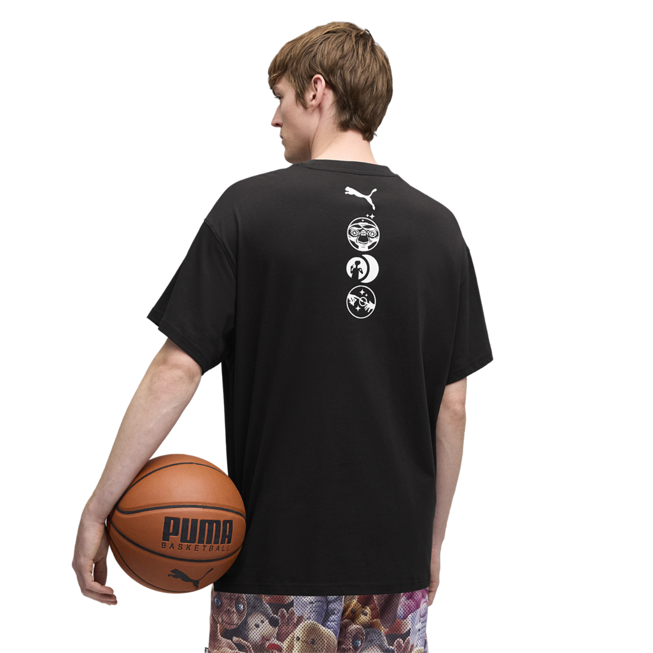 PUMA T-shirt Hoops x E.T. II Image 2 de 4. Appuyez pour ouvrir la galerie de photos.