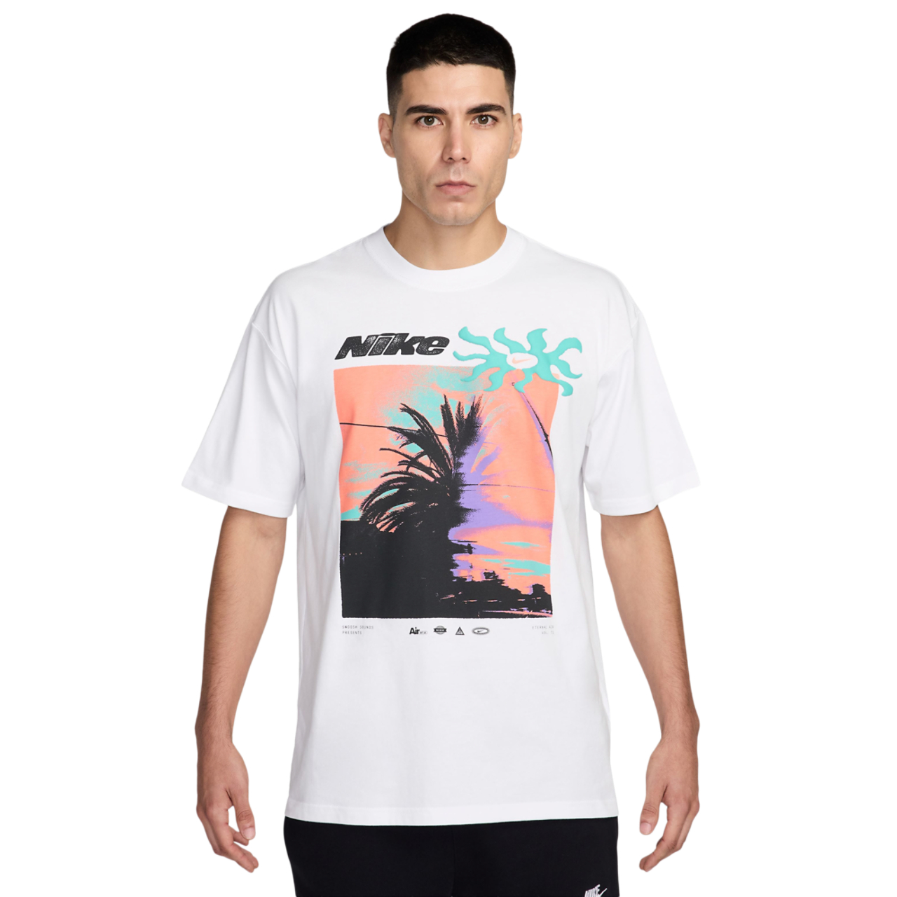 Nike T-shirt NSW LSE Palm Tree Image 1 de 3. Appuyez pour ouvrir la galerie de photos.