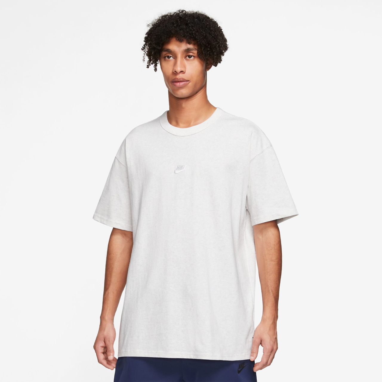 Nike T-shirt NSW Prem Essential Image 2 de 3. Appuyez pour ouvrir la galerie de photos.