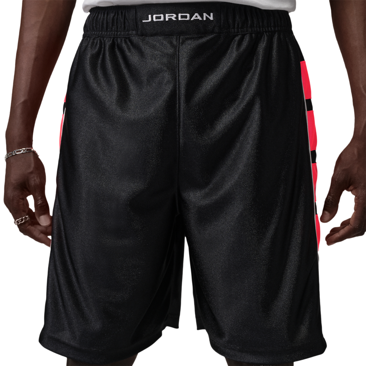 Jordan Short Essentials Cat Scratch Image 1 de 8. Appuyez pour ouvrir la galerie de photos.