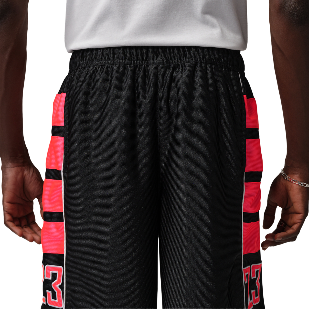 Jordan Short Essentials Cat Scratch Image 2 de 8. Appuyez pour ouvrir la galerie de photos.