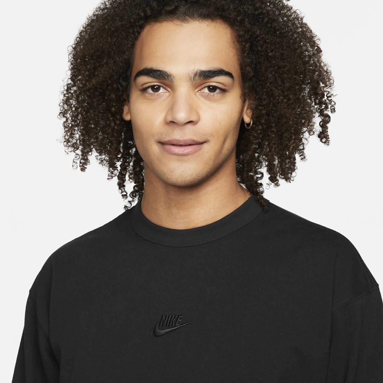 Nike Premium Essentials Long Sleeve SUST T-Shirt  Image 4 of 5. Tap to open photo gallery.