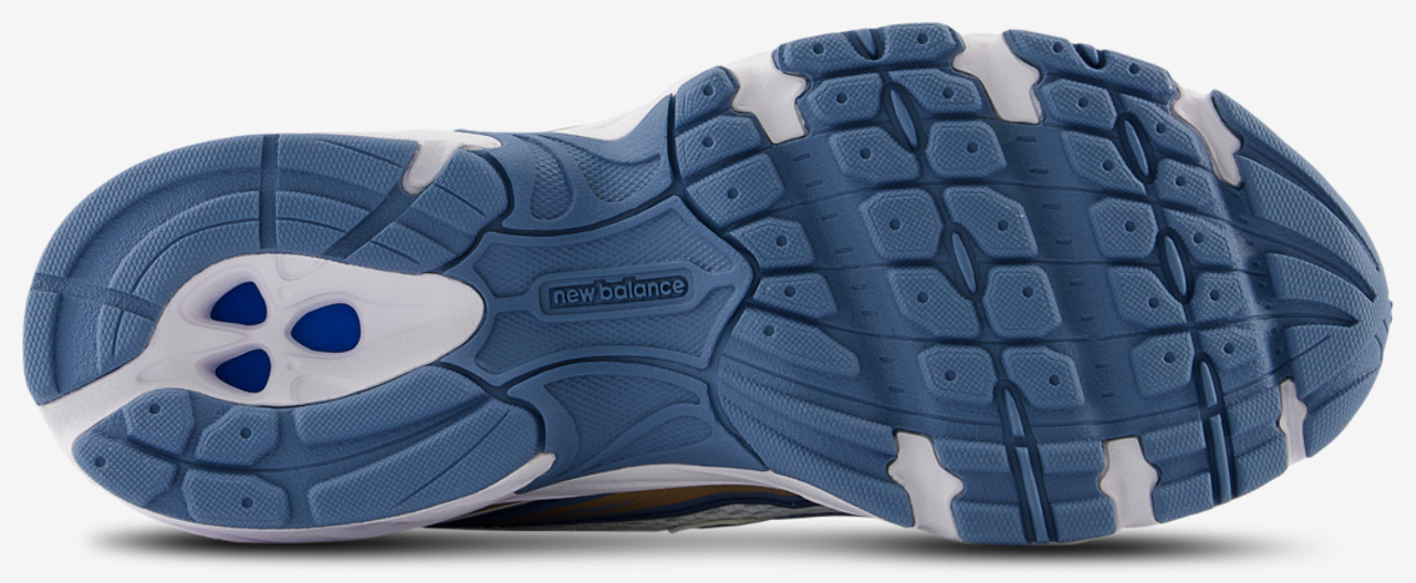 New Balance 740 Image 5 of 5. Tap to open photo gallery.