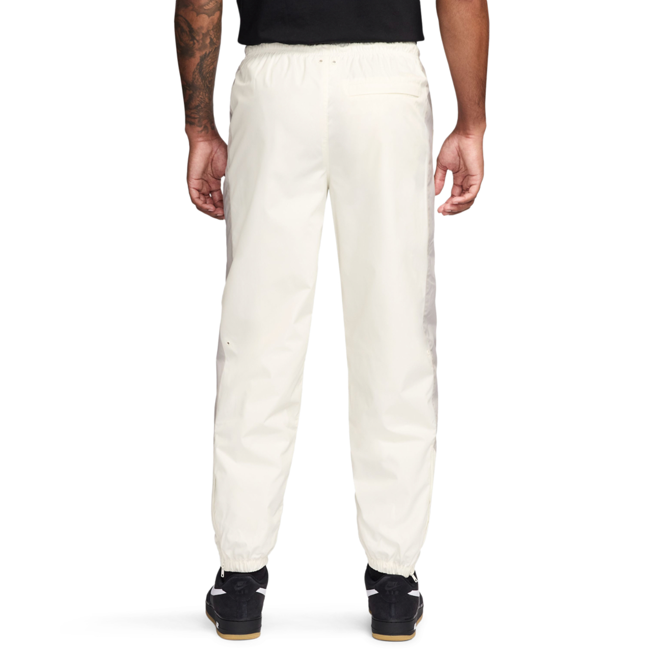 Nike Pantalon NSW Windrunner Image 2 de 3. Appuyez pour ouvrir la galerie de photos.