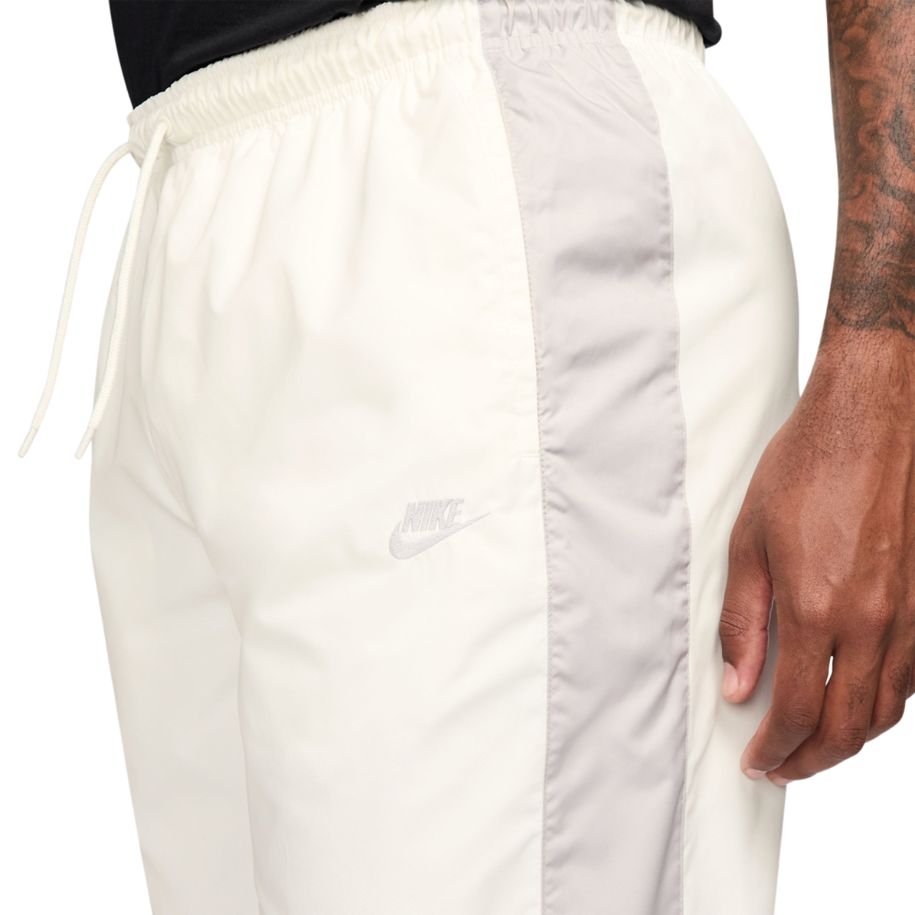 Nike Pantalon NSW Windrunner Image 3 de 3. Appuyez pour ouvrir la galerie de photos.