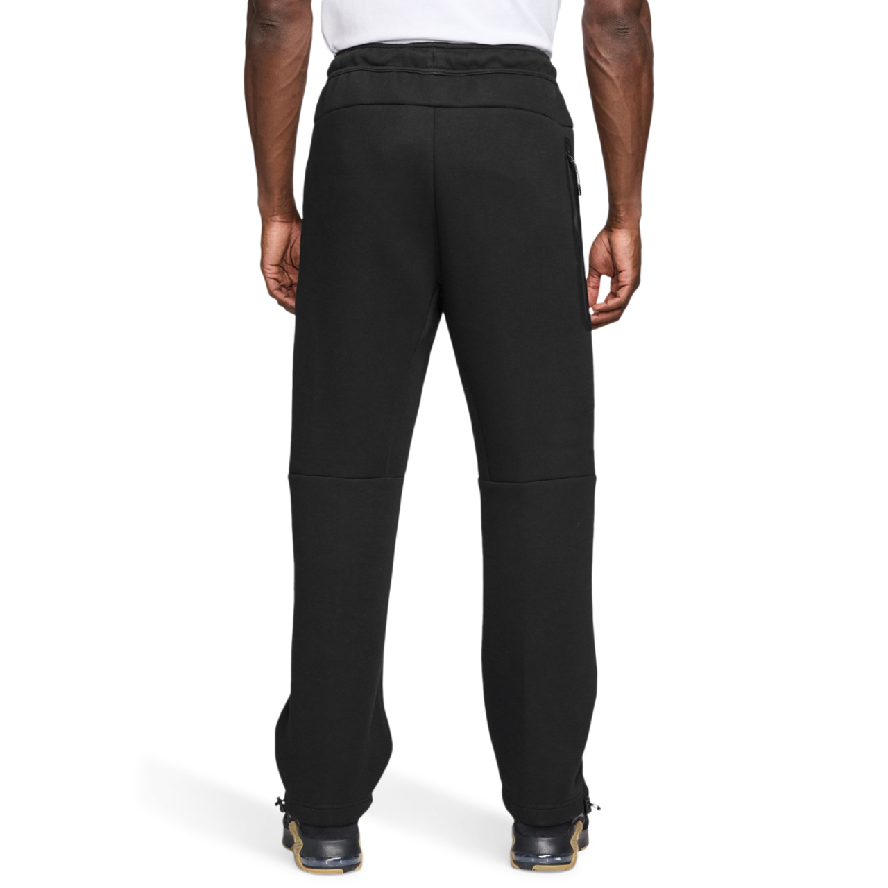 Nike Pantalon à ourlet ouvert en molleton Tech Image 2 de 3. Appuyez pour ouvrir la galerie de photos.