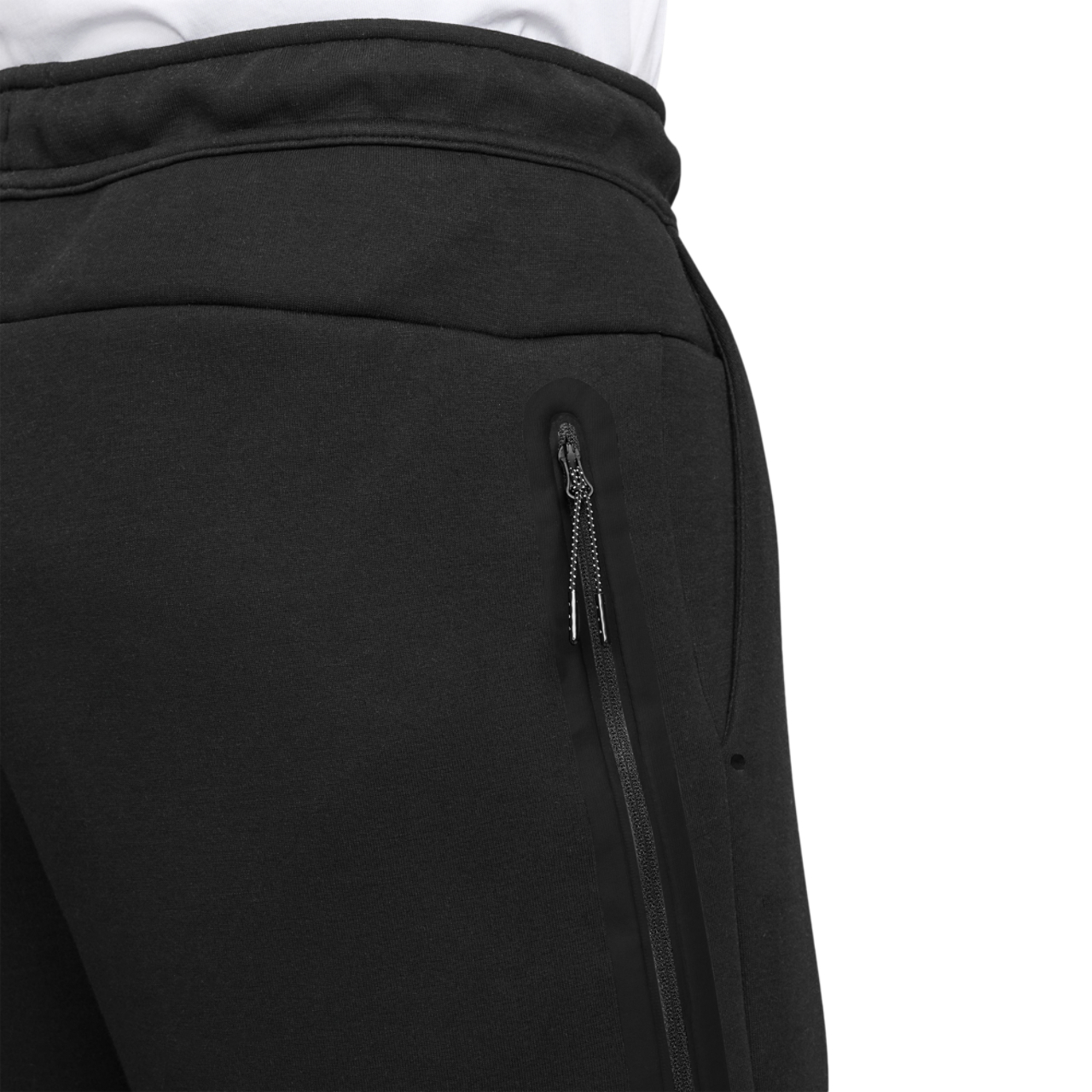 Nike Pantalon à ourlet ouvert en molleton Tech Image 3 de 3. Appuyez pour ouvrir la galerie de photos.