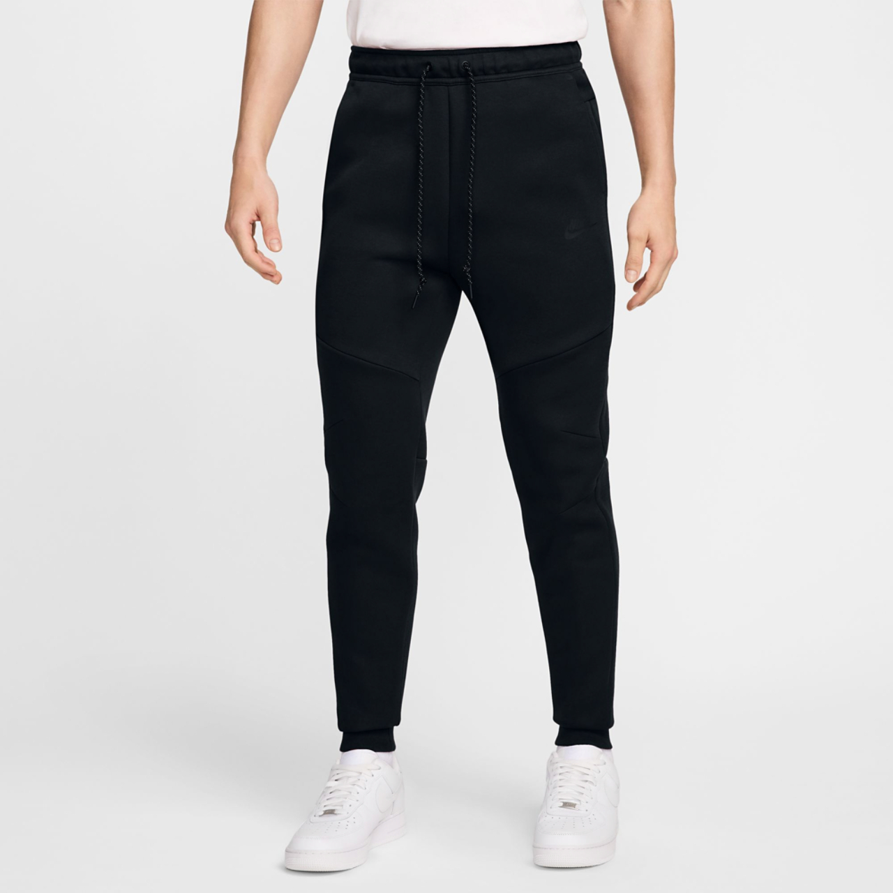 Nike Pantalon d’entraînement en molleton Tech Image 1 de 3. Appuyez pour ouvrir la galerie de photos.