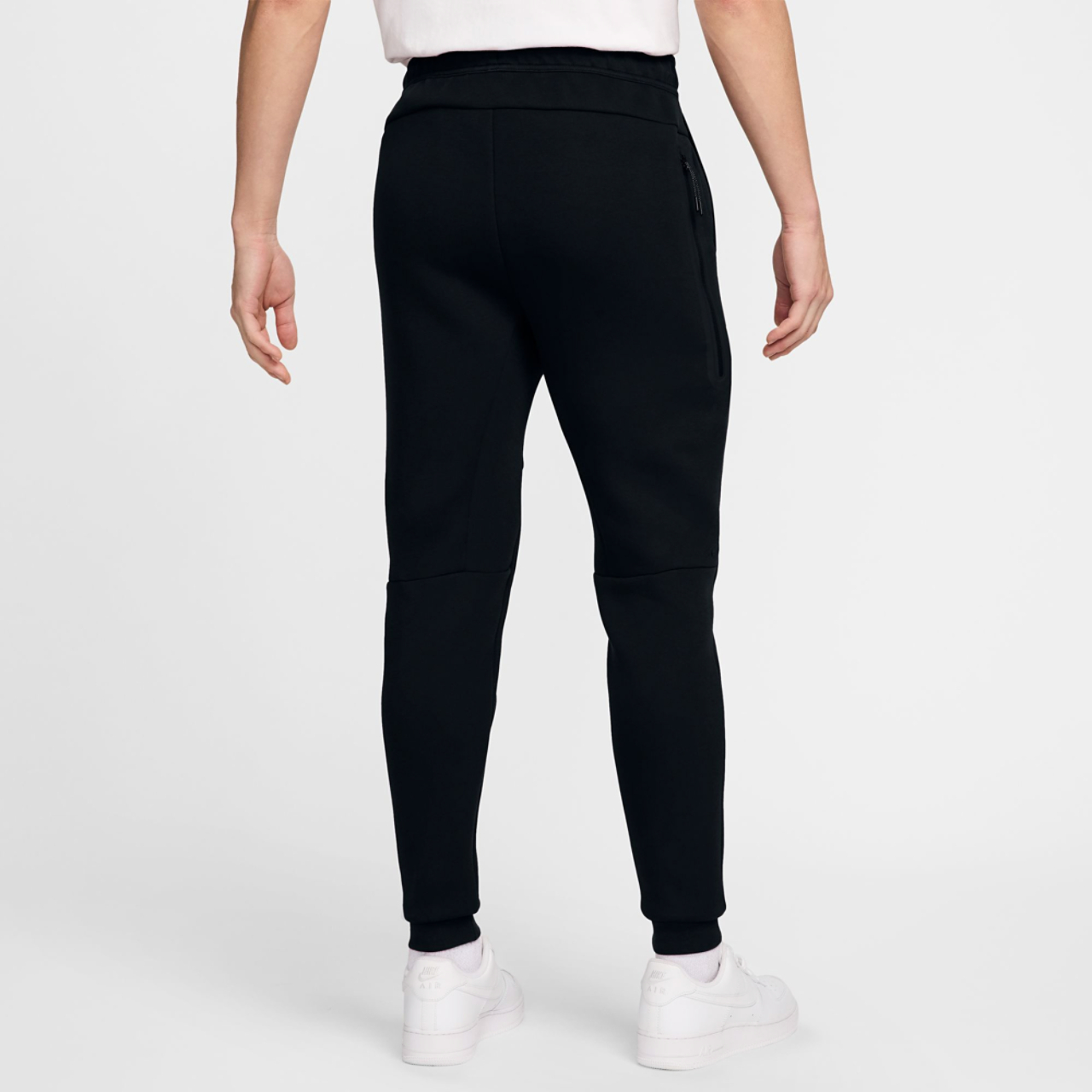 Nike Pantalon d’entraînement en molleton Tech Image 2 de 3. Appuyez pour ouvrir la galerie de photos.