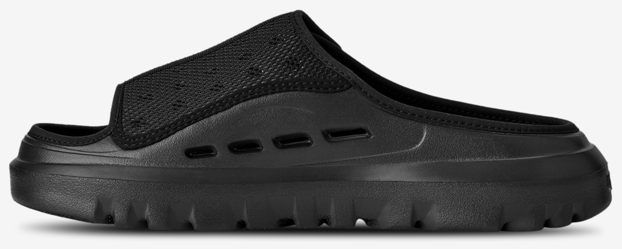 UGG Peakmod Image 2 of 5. Tap to open photo gallery.