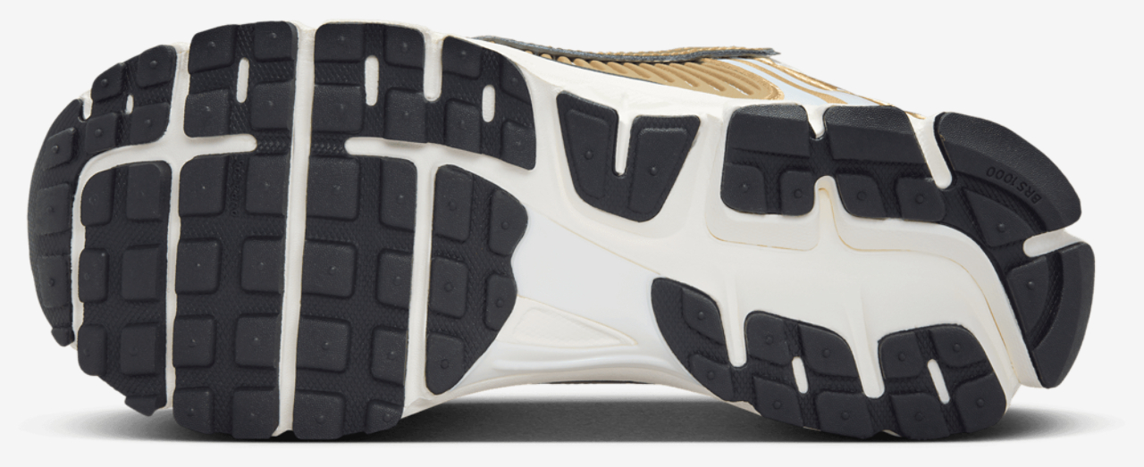 Nike Zoom Vomero 5 Image 5 of 5. Tap to open photo gallery.