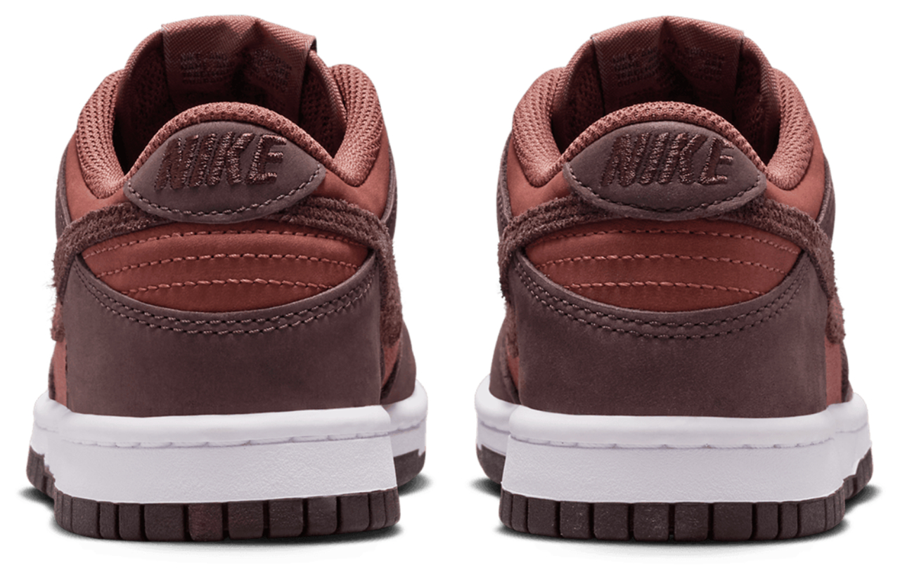 Nike Dunk Low SE Image 3 of 8. Tap to open photo gallery.