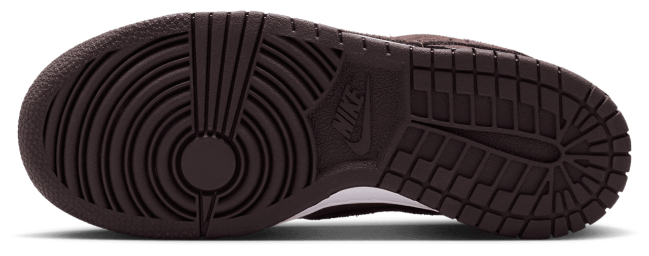 Nike Dunk Low SE Image 5 of 8. Tap to open photo gallery.